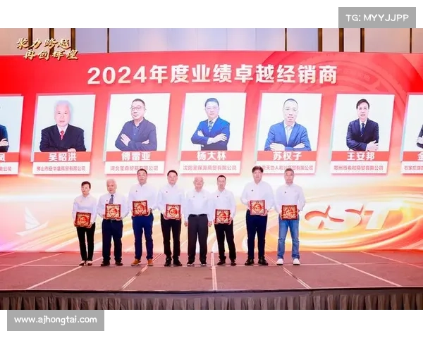 携手迈向2025厦门马拉松奋力拼搏展现决心与勇气的精神之路